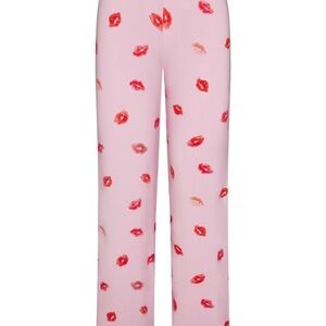 SKIMS sold out kiss print pajama pants, M, NIB